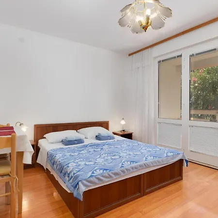 Ksenija Apartman Punat