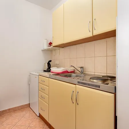 Ksenija Apartment Punat